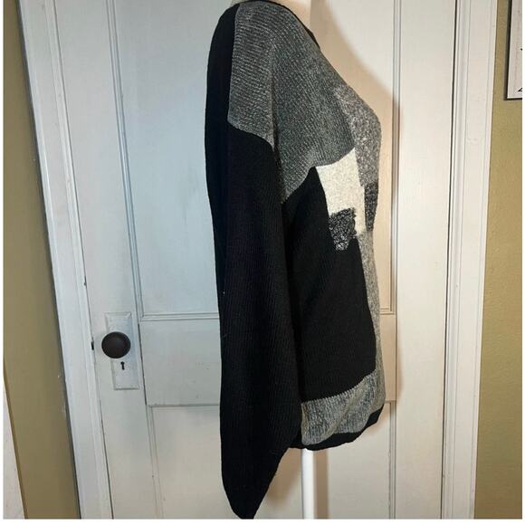 Chrysantheme Black and Gray Long Sleeve Block Print Knit Sweater Size 14/16 - Picture 3 of 11